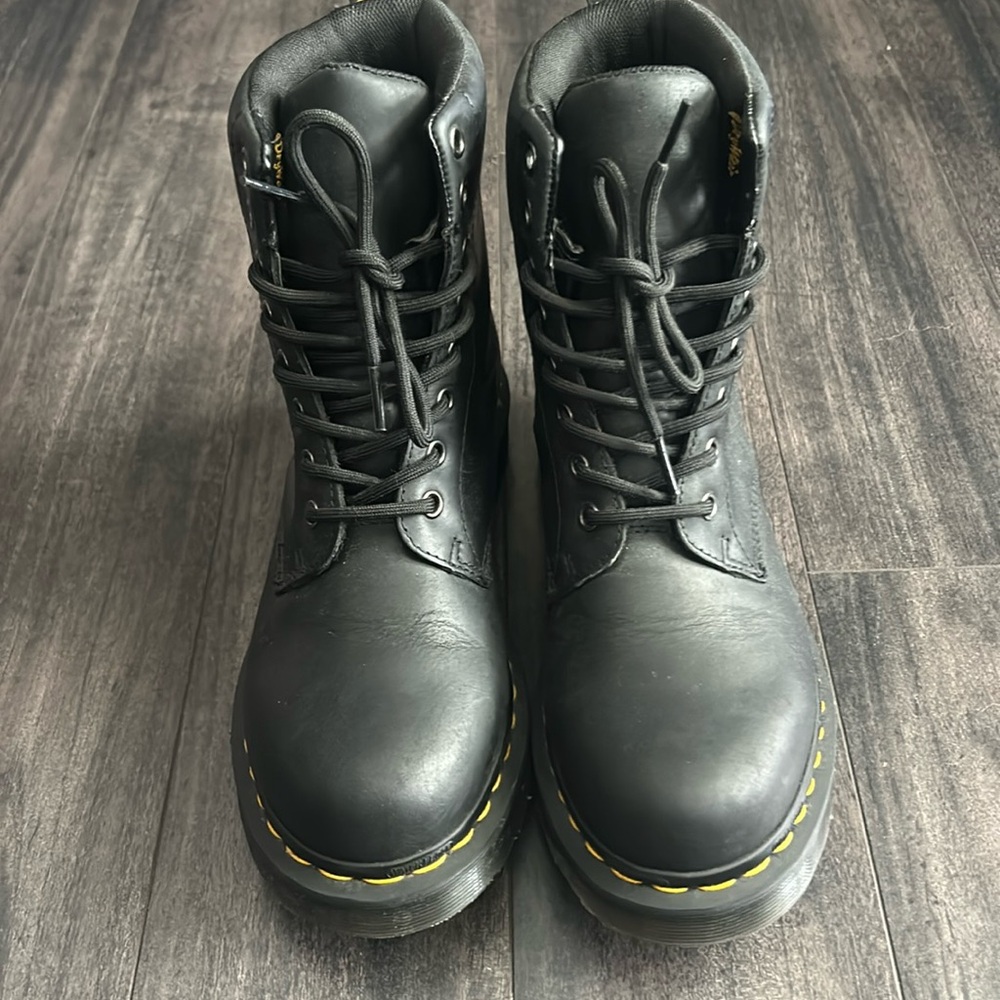 Dr. Martens Unisex1460 8 Eye Boot Size 6 Men's/ 8 Women's Black Republic